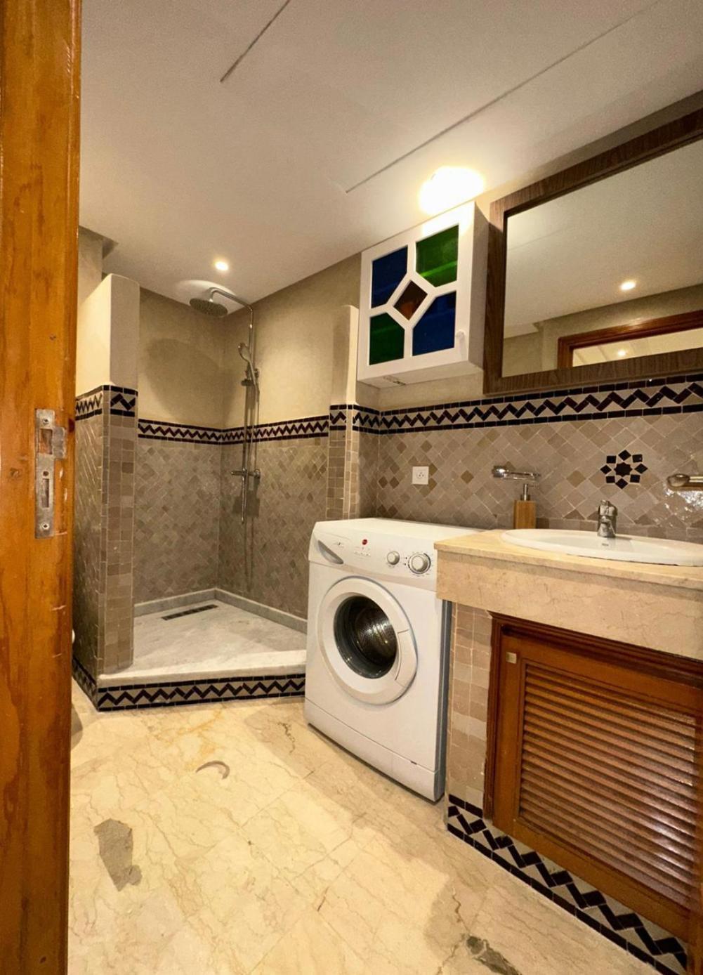 Appartement Moderne En City Center Marrakech-Gueliz มาร์ราเกช ภายนอก รูปภาพ